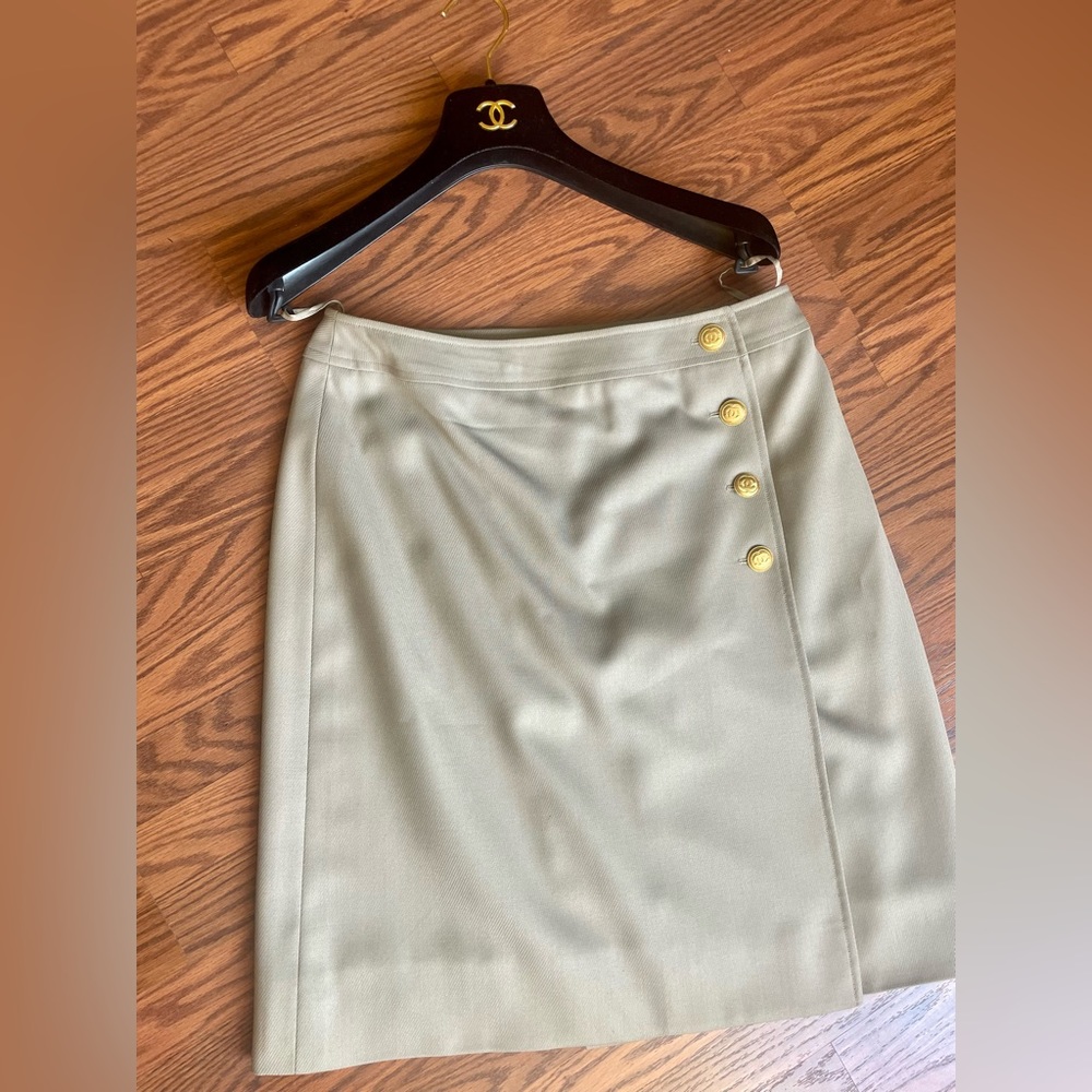 Vintage CHANEL beige skirt